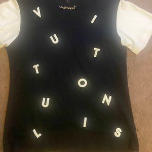 Louis Vuitton womens tshirt (used) large